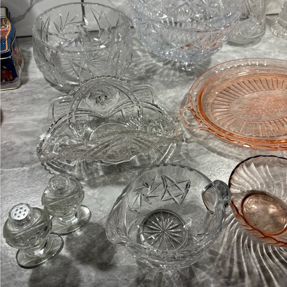 Assorted dishes - Picture 2 of 4